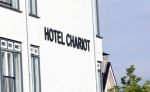 Aalsmeer 7 juli 2026
Mary Borsato viert haar 81 e verjaardag . oa aanwezig Marco Borsato Luca Borsato Sylvana Borsato met een goede vriendin en Jacky Omtzigt met zoontje.. Ze gingen eten bij restaurant Centennial . Hotel Chariot 