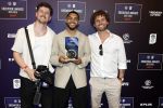 Maarssen 25 mei 2026
Ismael Saibari wordt gekozen tot beste speler van de nederlandse eredivie op het gala van ESPN in de Fabrique . Ismael Saibari met ploeg die hem het hele jaar gevolgd hebben 