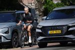 Amsterdam 28 juli 2026
Jaap Jongbloed op de fiets in Amsterdam zuid