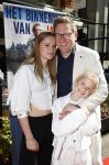 Den Haag 21 mei 2026
Boekpresentatie Jair Ferwerda in Den Haag bij Cafe restaurant Luden . jair met zijn dochters
