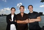 Rotterdam 1 juli 2026
Presentatie de pianoman van Jeroen v d Boom . Gastoptredens zijn er van Mart Hoogkamer Glennis Grace Waylon Luuk v d Boom Kimberly Fransens en Sezina Kelsey. Jeroen v d Boom Daan v d Boom en Luuk v d Boom