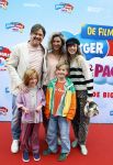 Amsterdam 31 mei 2026
Premiere Rutger Thomas en Paco 2 in Pathe Arena . Johnny de Mol kwam met zijn vrouw Anouk de Mol en hun kinderen Johnny jr Fender en Kiki 