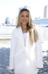 Rotterdam 1 juli 2026
Presentatie de pianoman van Jeroen v d Boom . Gastoptredens zijn er van Mart Hoogkamer Glennis Grace Waylon Luuk v d Boom Kimberly Fransens en Sezina Kelsey