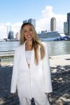 Rotterdam 1 juli 2026
Presentatie de pianoman van Jeroen v d Boom . Gastoptredens zijn er van Mart Hoogkamer Glennis Grace Waylon Luuk v d Boom Kimberly Fransens en Sezina Kelsey