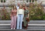 Den Haag 21 mei 2026
Fotouurtje met de koninklijke familie in de Hollandse tuin van Park Clingendael . Aanwezig Koning Willem Alexander Koningin Maxima Prinses Amalia Prinses Alexia en Prinses Ariane . 