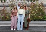 Den Haag 21 mei 2026
Fotouurtje met de koninklijke familie in de Hollandse tuin van Park Clingendael . Aanwezig Koning Willem Alexander Koningin Maxima Prinses Amalia Prinses Alexia en Prinses Ariane . 