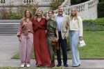 Den Haag 21 mei 2026
Fotouurtje met de koninklijke familie in de Hollandse tuin van Park Clingendael . Aanwezig Koning Willem Alexander Koningin Maxima Prinses Amalia Prinses Alexia en Prinses Ariane . 