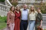 Den Haag 21 mei 2026
Fotouurtje met de koninklijke familie in de Hollandse tuin van Park Clingendael . Aanwezig Koning Willem Alexander Koningin Maxima Prinses Amalia Prinses Alexia en Prinses Ariane . 