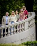 Den Haag 21 mei 2026
Fotouurtje met de koninklijke familie in de Hollandse tuin van Park Clingendael . Aanwezig Koning Willem Alexander Koningin Maxima Prinses Amalia Prinses Alexia en Prinses Ariane . 