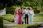 Den Haag 21 mei 2026
Fotouurtje met de koninklijke familie in de Hollandse tuin van Park Clingendael . Aanwezig Koning Willem Alexander Koningin Maxima Prinses Amalia Prinses Alexia en Prinses Ariane . 
