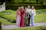 Den Haag 21 mei 2026
Fotouurtje met de koninklijke familie in de Hollandse tuin van Park Clingendael . Aanwezig Koning Willem Alexander Koningin Maxima Prinses Amalia Prinses Alexia en Prinses Ariane . 