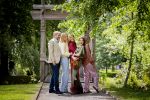 Den Haag 21 mei 2026
Fotouurtje met de koninklijke familie in de Hollandse tuin van Park Clingendael . Aanwezig Koning Willem Alexander Koningin Maxima Prinses Amalia Prinses Alexia en Prinses Ariane . 