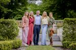 Den Haag 21 mei 2026
Fotouurtje met de koninklijke familie in de Hollandse tuin van Park Clingendael . Aanwezig Koning Willem Alexander Koningin Maxima Prinses Amalia Prinses Alexia en Prinses Ariane . 