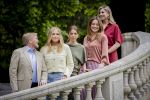 Den Haag 21 mei 2026
Fotouurtje met de koninklijke familie in de Hollandse tuin van Park Clingendael . Aanwezig Koning Willem Alexander Koningin Maxima Prinses Amalia Prinses Alexia en Prinses Ariane . 