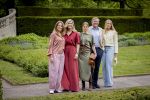 Den Haag 21 mei 2026
Fotouurtje met de koninklijke familie in de Hollandse tuin van Park Clingendael . Aanwezig Koning Willem Alexander Koningin Maxima Prinses Amalia Prinses Alexia en Prinses Ariane . 