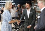 Amsterdam 9 juli 2027
Koningin Maxima op bezoek in de Bijlmer . Ze gaat ook met de fiets naar de andere locatie.