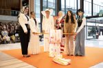 Arnhem 13 mei 2026
Koningin Maxima opent de State of Fashion BiÃ«nnale 2026. State of Fashion is een toonaangevend internationaal platform voor mode, textiel en maatschappelijke transitie.