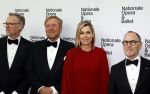 Amsterdam 2 juli 2026
Zijne Majesteit de Koning Willem Alexander en Hare Majesteit Koningin Maxima zijn aanwezig bij het gala van het Nationale Ballet ter ere van het afscheid van directeur Ted Brandsen. OOk burgemeester Femke Halsema en Commisaris v d Koningin Arthur v Dijk zijn aanwezig . Jessica Durlacher 
