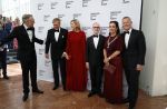 Amsterdam 2 juli 2026
Zijne Majesteit de Koning Willem Alexander en Hare Majesteit Koningin Maxima zijn aanwezig bij het gala van het Nationale Ballet ter ere van het afscheid van directeur Ted Brandsen. OOk burgemeester Femke Halsema en Commisaris v d Koningin Arthur v Dijk zijn aanwezig 