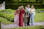 Den Haag 21 mei 2026
Fotouurtje met de koninklijke familie in de Hollandse tuin van Park Clingendael . Aanwezig Koning Willem Alexander Koningin Maxima Prinses Amalia Prinses Alexia en Prinses Ariane . 