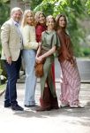Den Haag 21 mei 2026
Fotouurtje met de koninklijke familie in de Hollandse tuin van Park Clingendael . Aanwezig Koning Willem Alexander Koningin Maxima Prinses Amalia Prinses Alexia en Prinses Ariane . 