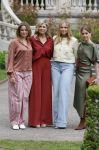 Den Haag 21 mei 2026
Fotouurtje met de koninklijke familie in de Hollandse tuin van Park Clingendael . Aanwezig Koning Willem Alexander Koningin Maxima Prinses Amalia Prinses Alexia en Prinses Ariane . 