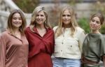 Den Haag 21 mei 2026
Fotouurtje met de koninklijke familie in de Hollandse tuin van Park Clingendael . Aanwezig Koning Willem Alexander Koningin Maxima Prinses Amalia Prinses Alexia en Prinses Ariane . 