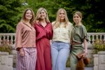 Den Haag 21 mei 2026
Fotouurtje met de koninklijke familie in de Hollandse tuin van Park Clingendael . Aanwezig Koning Willem Alexander Koningin Maxima Prinses Amalia Prinses Alexia en Prinses Ariane . 