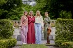 Den Haag 21 mei 2026
Fotouurtje met de koninklijke familie in de Hollandse tuin van Park Clingendael . Aanwezig Koning Willem Alexander Koningin Maxima Prinses Amalia Prinses Alexia en Prinses Ariane . 