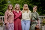 Den Haag 21 mei 2026
Fotouurtje met de koninklijke familie in de Hollandse tuin van Park Clingendael . Aanwezig Koning Willem Alexander Koningin Maxima Prinses Amalia Prinses Alexia en Prinses Ariane . 