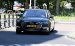Amsterdam 9 juli 2027
Koningin Maxima op bezoek in de Bijlmer . Ze gaat ook met de fiets naar de andere locatie. Haar auto had geen AA kentekenplaten 