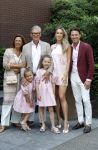 Blaricum / Amstelveen 28 mei 2026
Oger Lusink en zijn vrouw Ellen trouwen in het gemeentehuis van Blaricum en daarna hebben ze een lunch bij restaurant Aan de Poel . Leo v Vliet met vrouw Miriam Sophie v Vliet met dochters en Martijn Lusink 