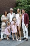 Blaricum / Amstelveen 28 mei 2026
Oger Lusink en zijn vrouw Ellen trouwen in het gemeentehuis van Blaricum en daarna hebben ze een lunch bij restaurant Aan de Poel . Leo v Vliet met vrouw Miriam Sophie v Vliet met dochters en Martijn Lusink 