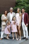 Blaricum / Amstelveen 28 mei 2026
Oger Lusink en zijn vrouw Ellen trouwen in het gemeentehuis van Blaricum en daarna hebben ze een lunch bij restaurant Aan de Poel . Leo v Vliet met vrouw Miriam Sophie v Vliet met dochters en Martijn Lusink 