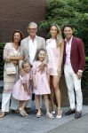 Blaricum / Amstelveen 28 mei 2026
Oger Lusink en zijn vrouw Ellen trouwen in het gemeentehuis van Blaricum en daarna hebben ze een lunch bij restaurant Aan de Poel . Leo v Vliet met vrouw Miriam Sophie v Vliet met dochters en Martijn Lusink 