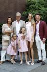 Blaricum / Amstelveen 28 mei 2026
Oger Lusink en zijn vrouw Ellen trouwen in het gemeentehuis van Blaricum en daarna hebben ze een lunch bij restaurant Aan de Poel . Leo v Vliet met vrouw Miriam Sophie v Vliet met dochters en Martijn Lusink 