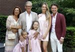 Blaricum / Amstelveen 28 mei 2026
Oger Lusink en zijn vrouw Ellen trouwen in het gemeentehuis van Blaricum en daarna hebben ze een lunch bij restaurant Aan de Poel . Leo v Vliet met vrouw Miriam Sophie v Vliet met dochters en Martijn Lusink 