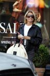 Amsterdam 6 juli 2026
Leontine Ruiters op de Beethovenstraat in Amsterdam . Zoals altijd ziet ze er weer fantastisch uit .