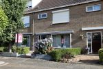 Volendam 27 juli 2026
Jan Smit heeft voor zijn ex vrouw Liza Smit Liza Plat en zijn kinderen dit huis gekocht . 
Het ligt een paar 100 meter van zijn huis 