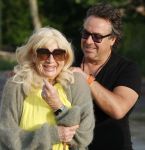Aalsmeer 7 juli 2026
Mary Borsato viert haar 81 e verjaardag . oa aanwezig Marco Borsato Luca Borsato Sylvana Borsato met een goede vriendin en Jacky Omtzigt met zoontje.. Ze gingen eten bij restaurant Centennial .