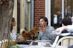 Amsterdam 27 juli 2026
Mark Baanders wordt in amsterdam zuid op straat en terras geinterviewd