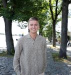 Rotterdam 1 juli 2026
Presentatie de pianoman van Jeroen v d Boom . Gastoptredens zijn er van Mart Hoogkamer Glennis Grace Waylon Luuk v d Boom Kimberly Fransens en Sezina Kelsey