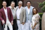 Blaricum / Amstelveen 28 mei 2026
Oger Lusink en zijn vrouw Ellen trouwen in het gemeentehuis van Blaricum en daarna hebben ze een lunch bij restaurant Aan de Poel . Martijn Lusink Oos Kewsbeke Leo v Vliet Sander Lusink en Miriam v Vliet 