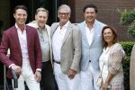 Blaricum / Amstelveen 28 mei 2026
Oger Lusink en zijn vrouw Ellen trouwen in het gemeentehuis van Blaricum en daarna hebben ze een lunch bij restaurant Aan de Poel . Martijn Lusink Oos Kewsbeke Leo v Vliet Sander Lusink en Miriam v Vliet 