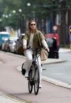 Amsterdam 27 juli 2026
Micky Hoogendijk op de fiets in Amsterdam zuid.
