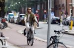 Amsterdam 27 juli 2026
Micky Hoogendijk op de fiets in Amsterdam zuid.