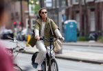 Amsterdam 27 juli 2026
Micky Hoogendijk op de fiets in Amsterdam zuid.