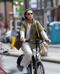 Amsterdam 27 juli 2026
Micky Hoogendijk op de fiets in Amsterdam zuid.