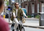 Amsterdam 27 juli 2026
Micky Hoogendijk op de fiets in Amsterdam zuid.