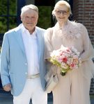 Blaricum / Amstelveen 28 mei 2026
Oger Lusink en zijn vrouw Ellen trouwen in het gemeentehuis van Blaricum en daarna hebben ze een lunch bij restaurant Aan de Poel 